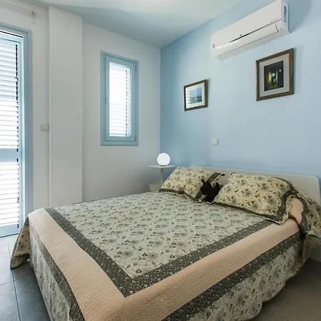 Villa Blue Diamond