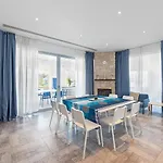 Blue Diamond Villa *