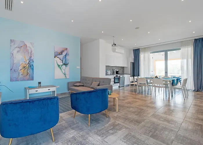 Blue Diamond Villa *