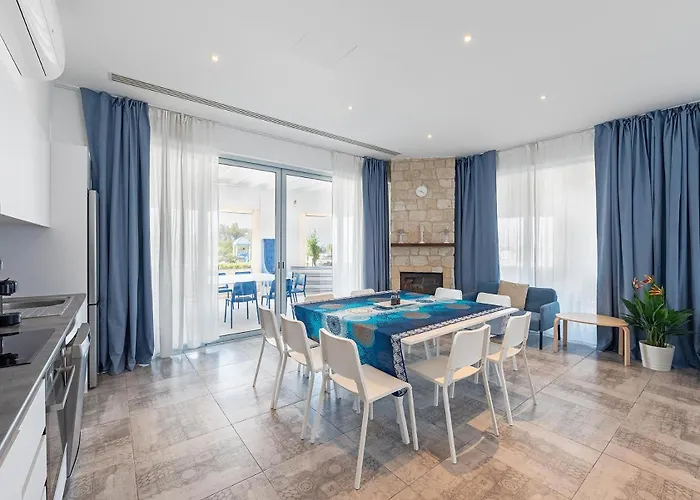 Blue Diamond Villa *