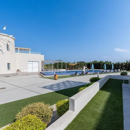 Blue Diamond * פאפוס